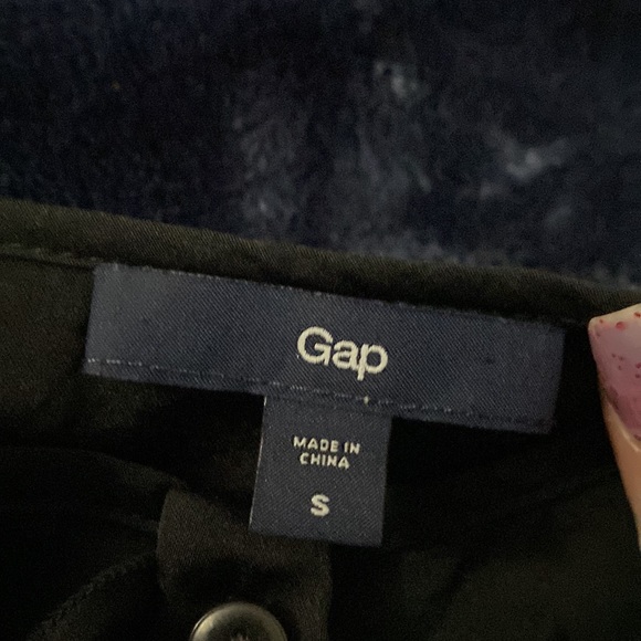 🥭 (4 for $15) GAP black lightweight blouse - Picture 6 of 7